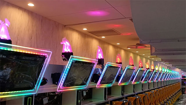 スピード感あるダイナミックなランニングイルミネーション